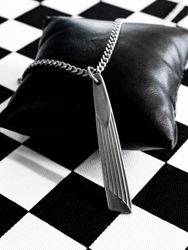 Longline Pendant