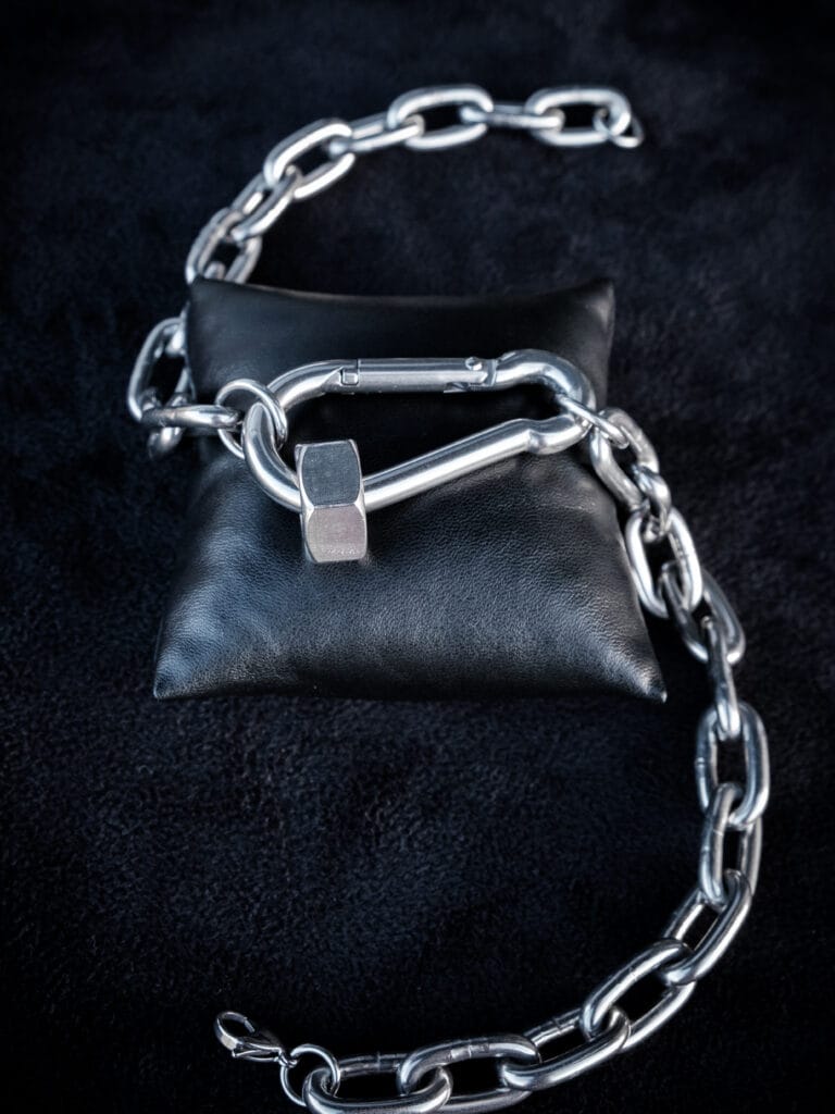 Carabiner Fidget Nut Ultra Thick Chain