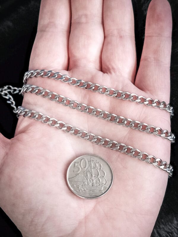 Medium Curb Neck Chain