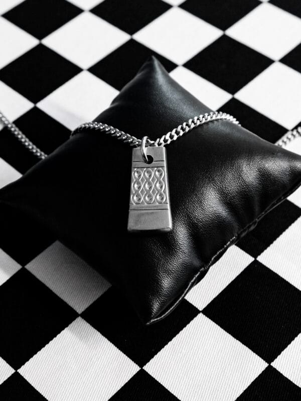 Short & Chunky Pendant