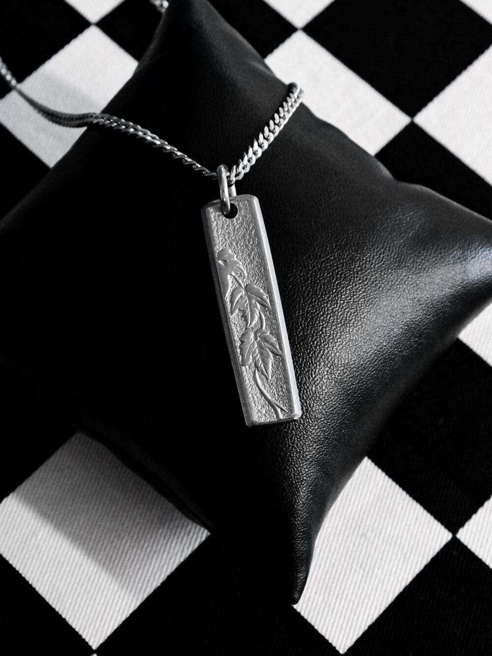 Textured Leaves Pendant