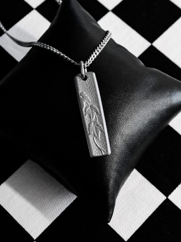 Textured Leaves Pendant