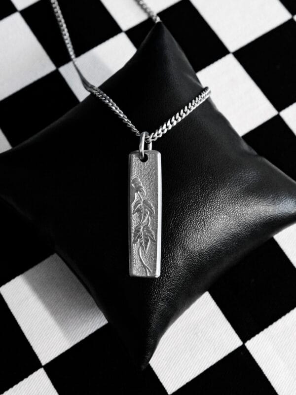 Textured Leaves Pendant
