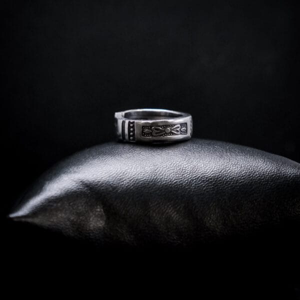 Little Bowtie Ring (Size I)