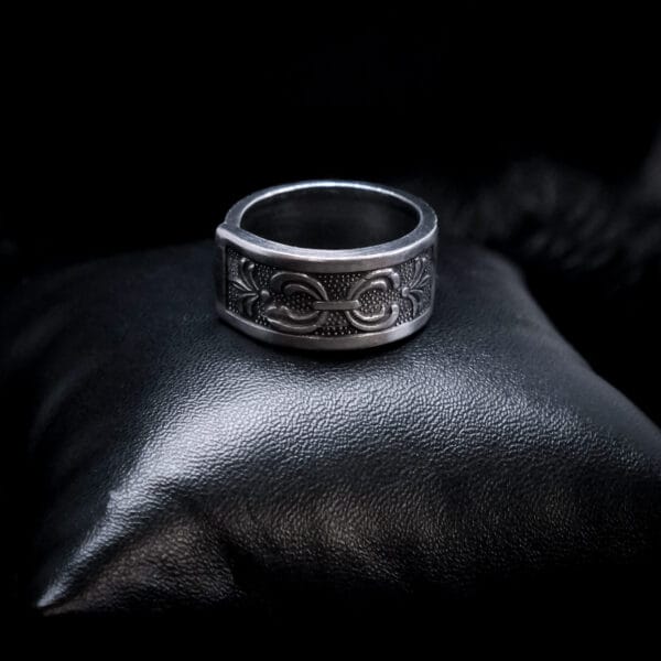Vintage Fleur De Lis Ring (Size V)
