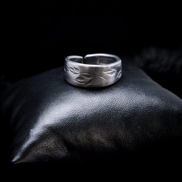 Leafy Ring (Size Q)