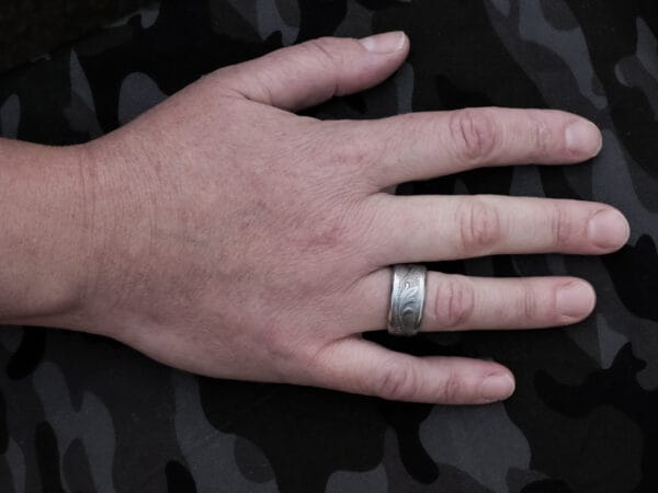 Textured Swirly Leaf Ring (Size S)