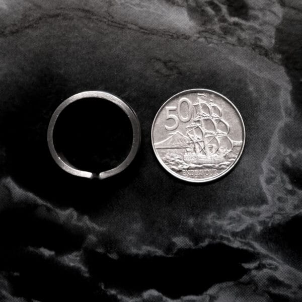 Textured Swirly Leaf Ring (Size S)