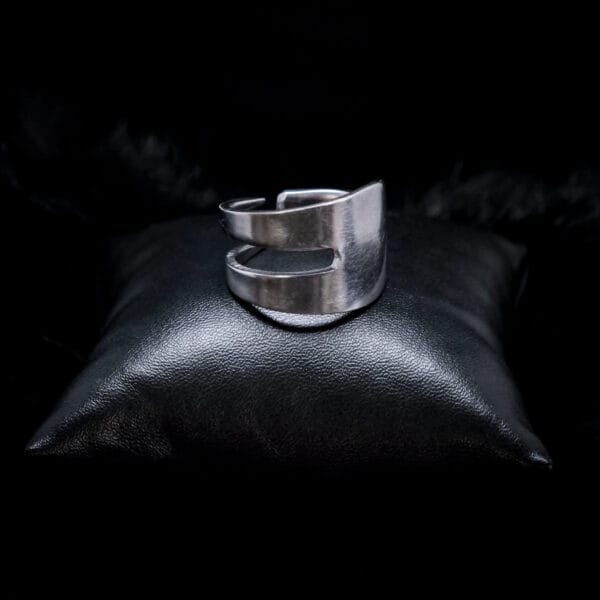 Forkhead Ring (Size Z+1)