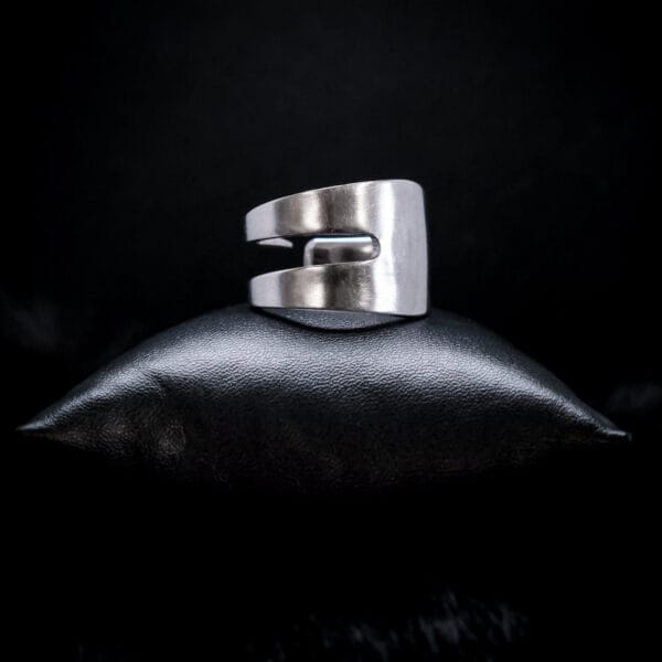 Forkhead Ring (Size Z+1)
