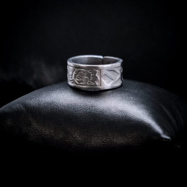 Stripey Rose Ring (Size S)