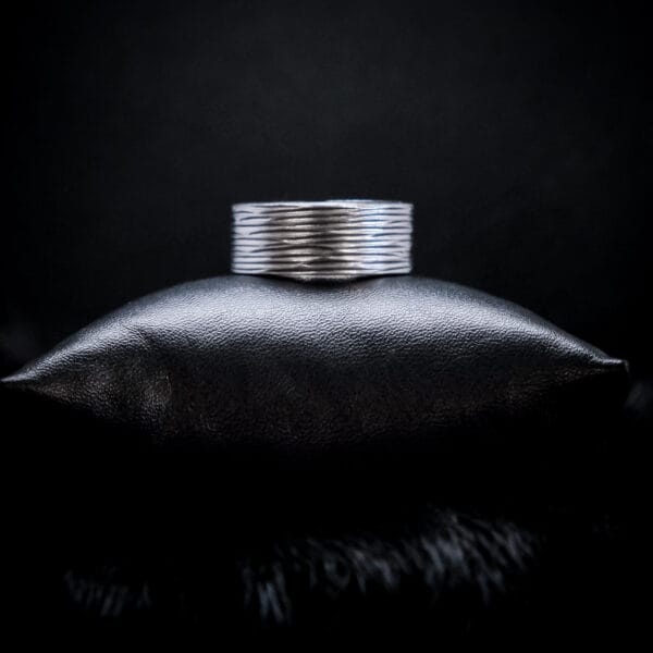 Fine Line Ring (Size Y)