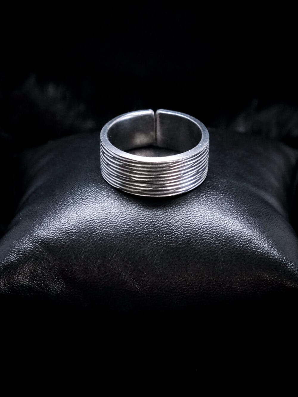 Fine Line Ring (Size Y)