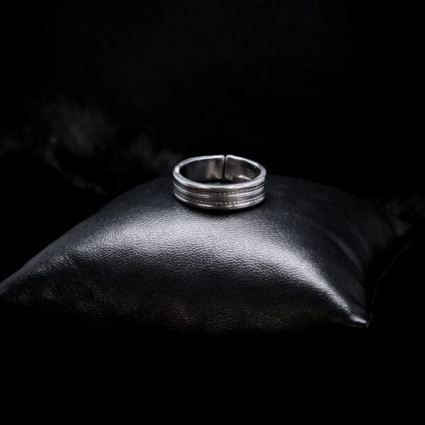 Small Dotted Lines Ring (Size N)