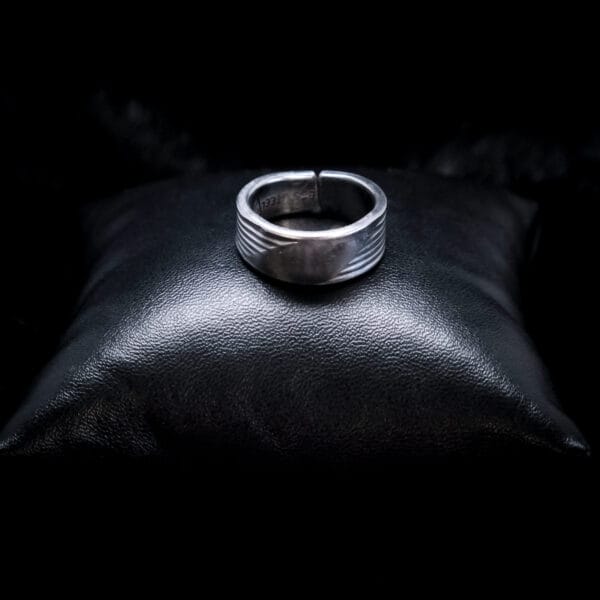 Smooth & Stripey Ring (Size N)