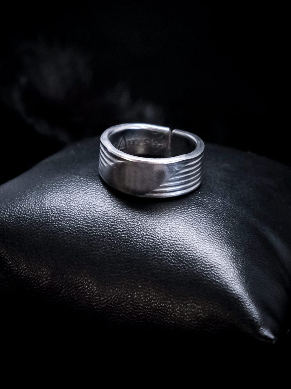 Smooth & Stripey Ring (Size N)