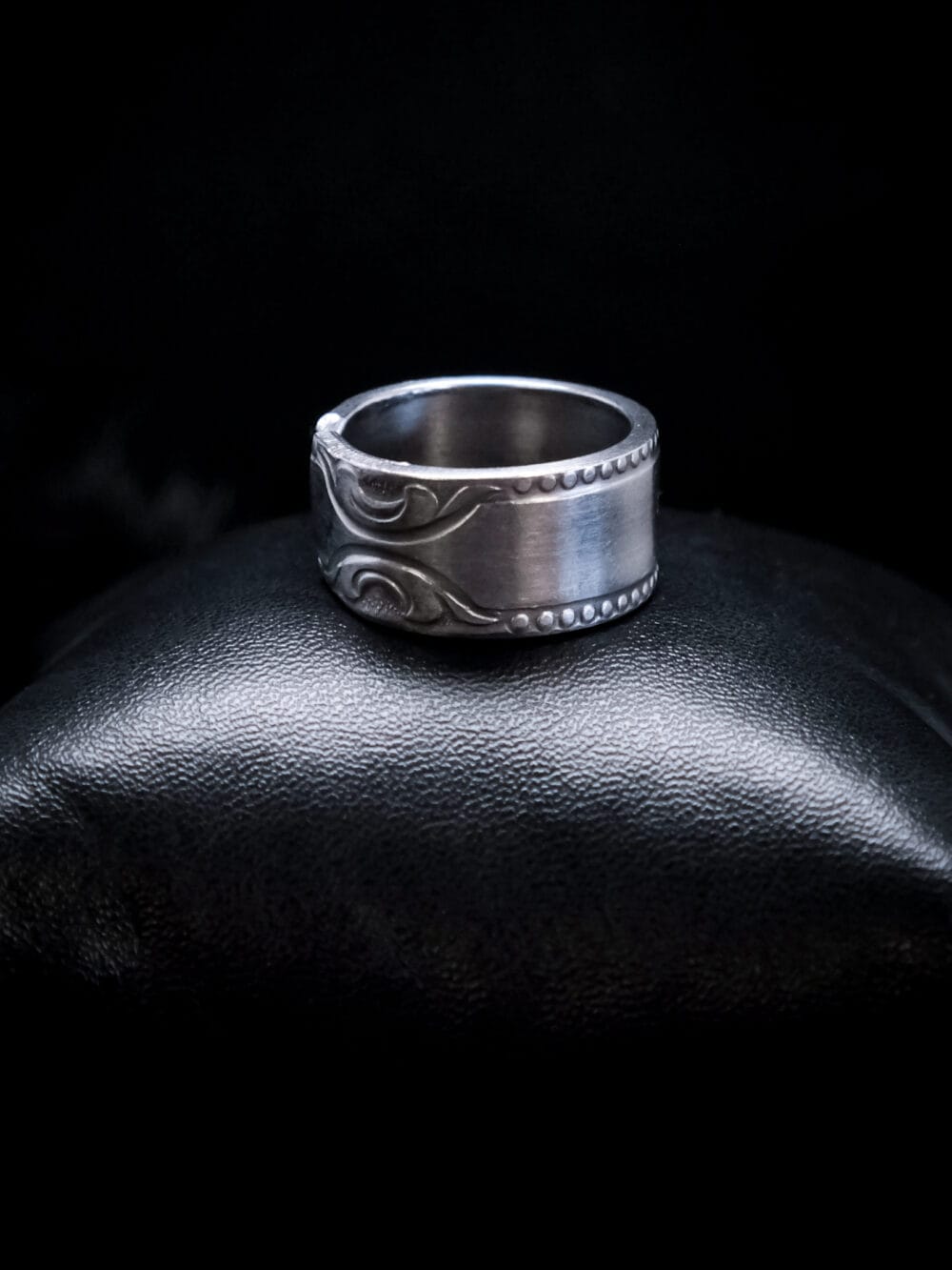 Beaded Edge Ring (Size R)