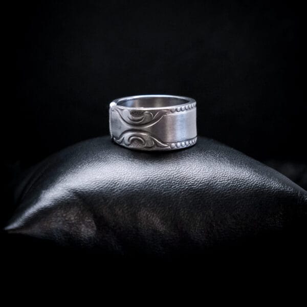 Beaded Edge Ring (Size R)