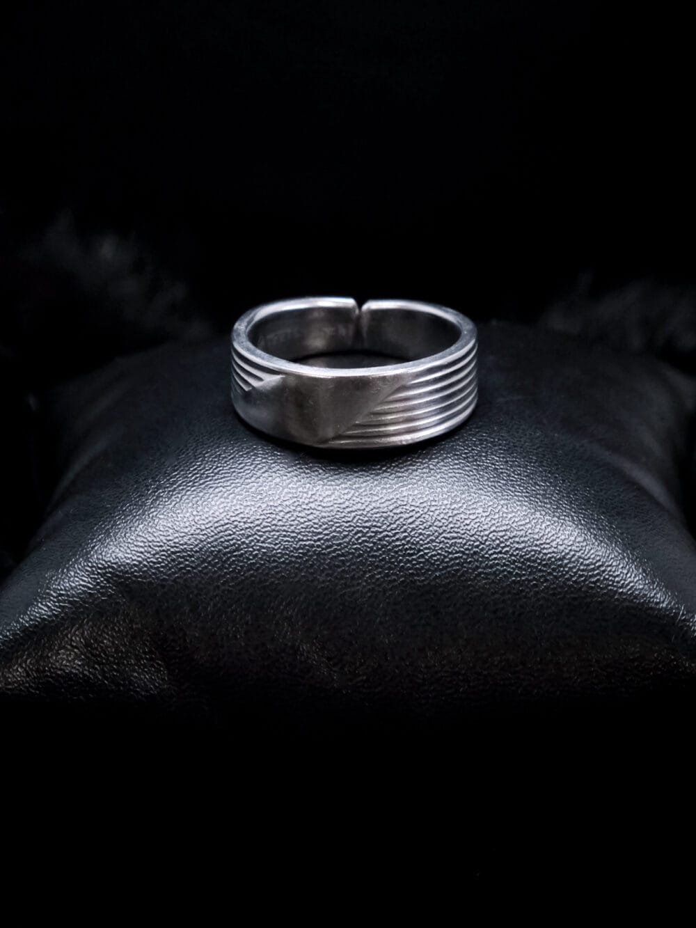 Smooth & Stripey Ring (Size X)