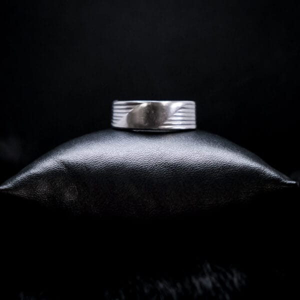 Smooth & Stripey Ring (Size X)