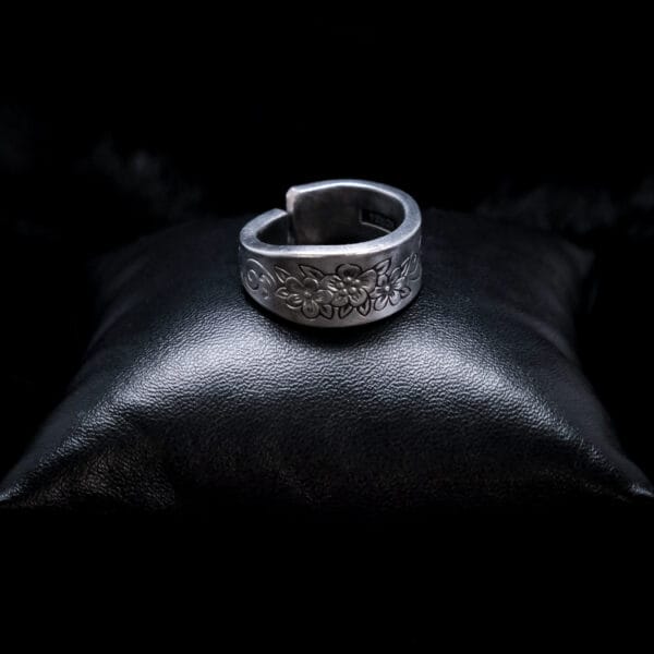 Velvet Rose Vintage Ring (Size R)
