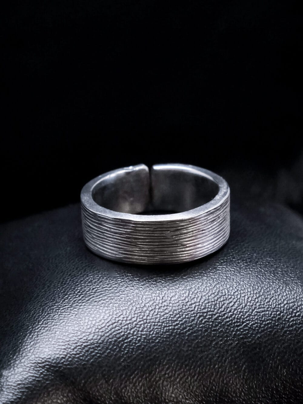 Beaded Edge Ring (Size R)