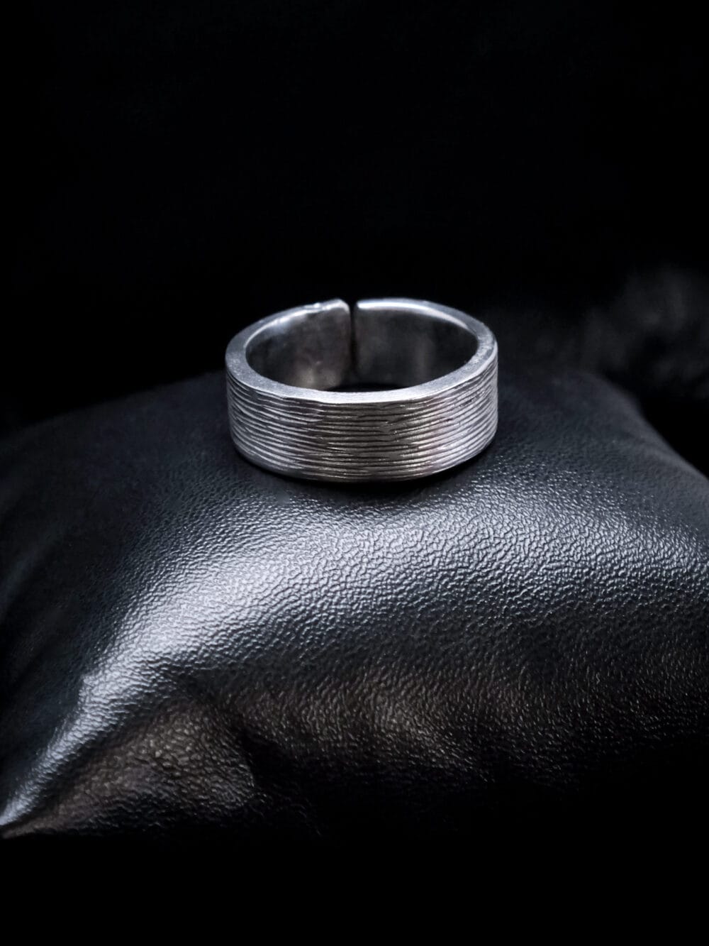 Slim Fine Line Ring (Size R 1/2)