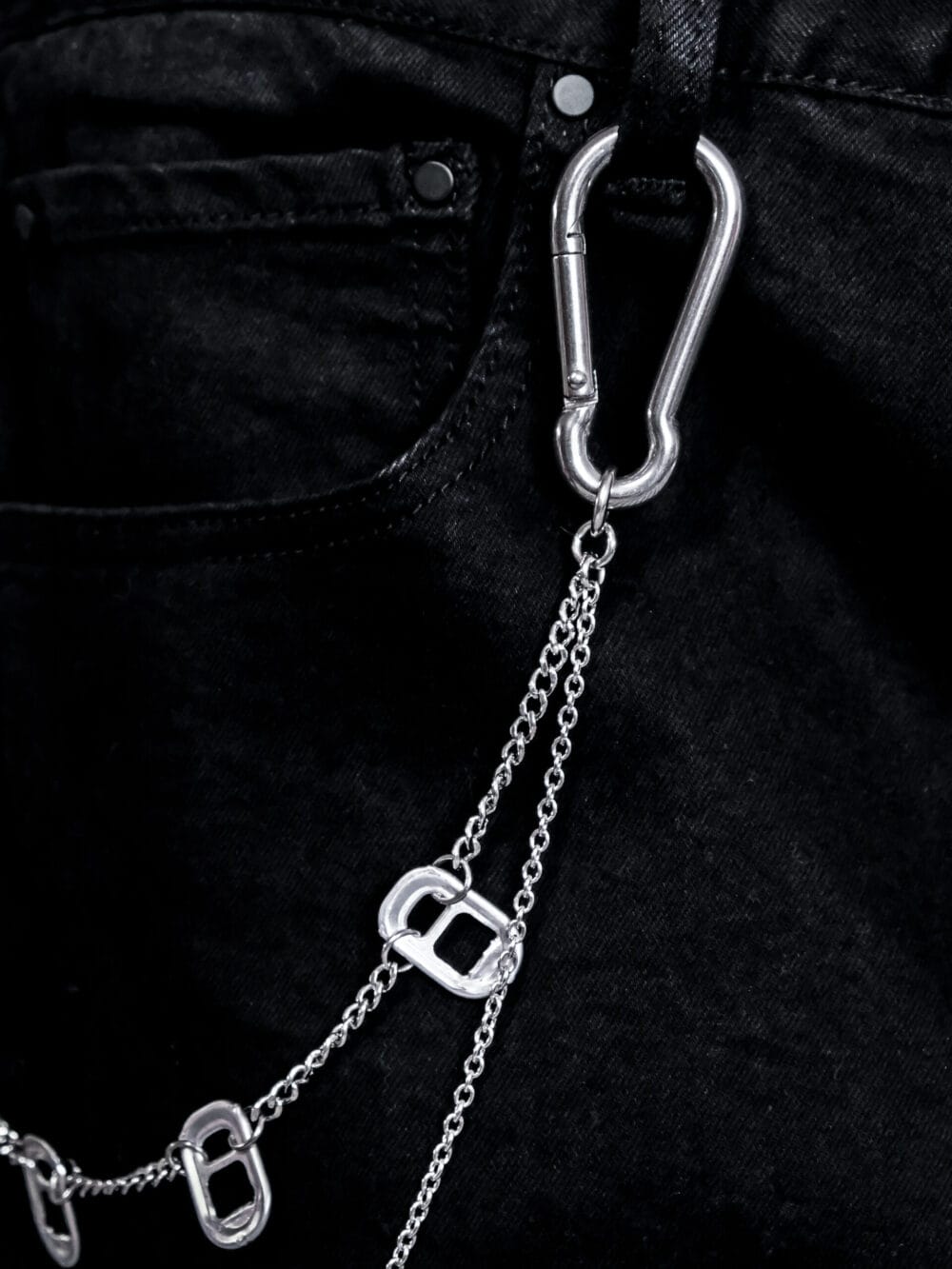 can tab jean chain